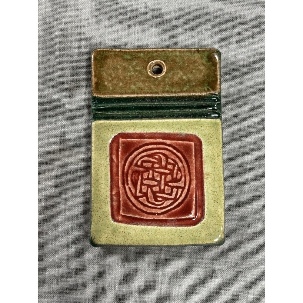 Vintage 2003 Richard‎ Meyer Ceramic Celtic Knot Plaque Ornament 3.50"x2.25"x.25"